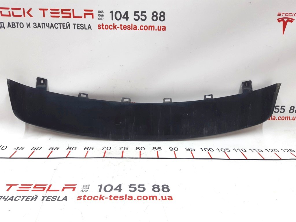 17 Накладка декоративная бампера заднего (с повреждением) Tesla model S 6009004-00-C